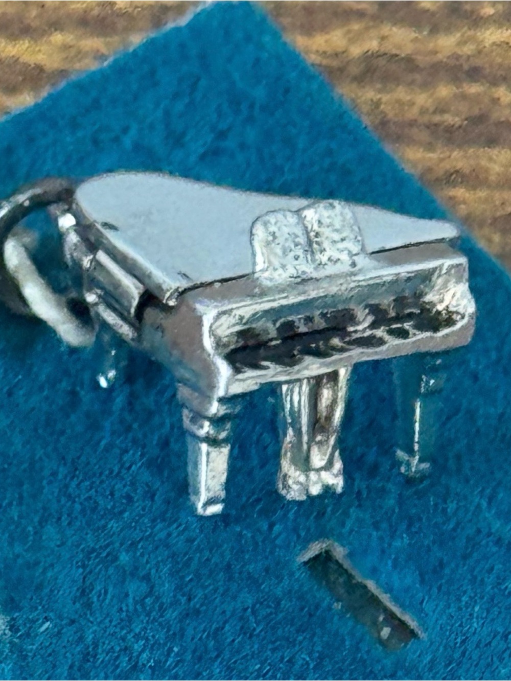 Vintage Sterling Silver Grand Piano Charm Opening Lid 3D Music Pendant On Card